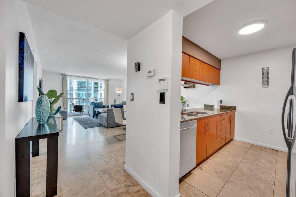 Iconic 1br Highrise Brickell-freeparking Apartamento